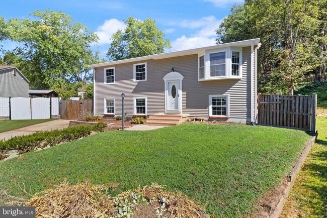 Building Photo - 13730 Marilyn Ct Rental