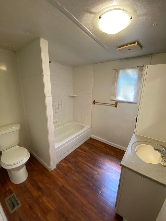 Photo - 3 Bed, 2 Bath Mobile Home