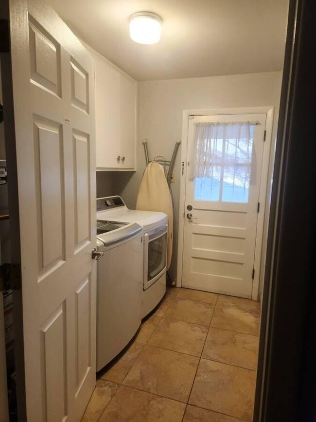 Photo - 2408 Cutler Ave NE