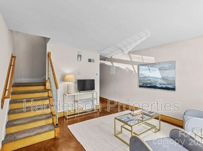 Photo - 634 Chipley Ave Unit 1