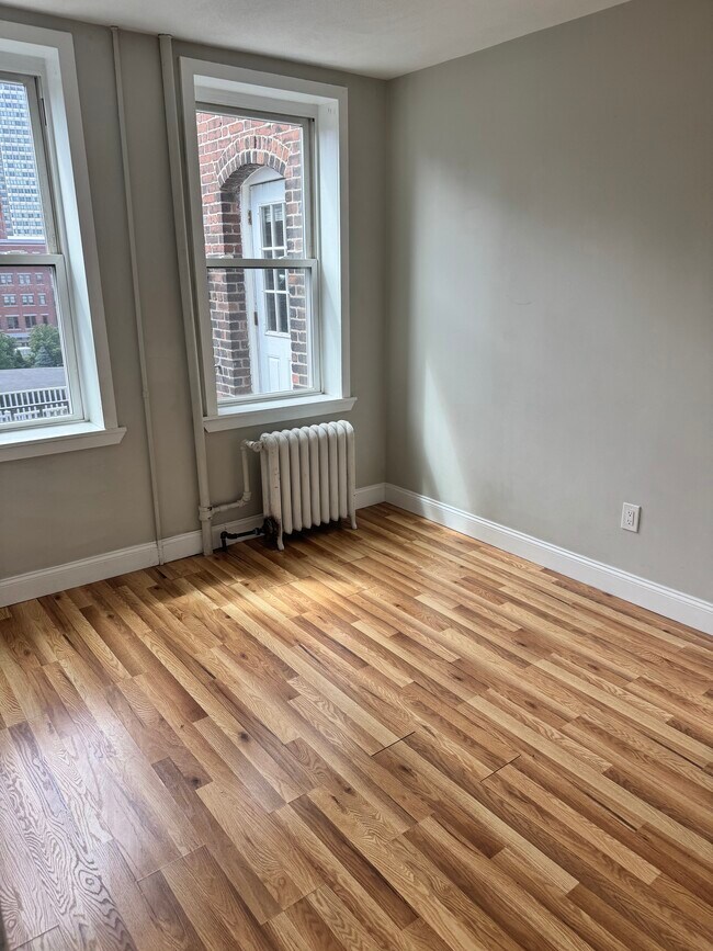 220 Hanover St Unit 27