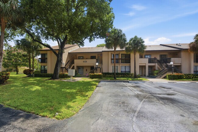 Photo - 2249 SW 15th St Unit 188