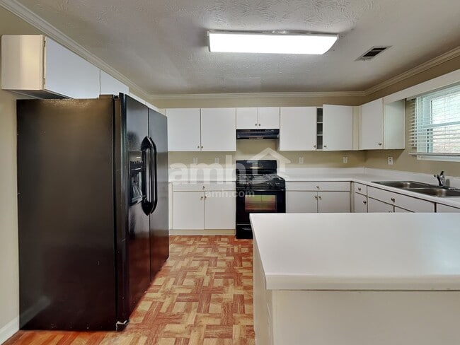 Photo - 3002 Sentinel Cir