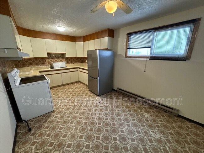 Photo - 39 Kingsway Dr Unit Apartment 3