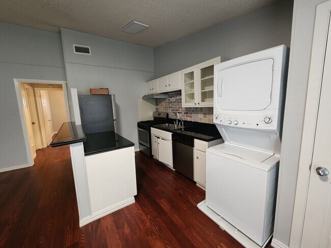 Photo - 2 BED IN SOUGHT AFTER HYDE PARK Unidad #103