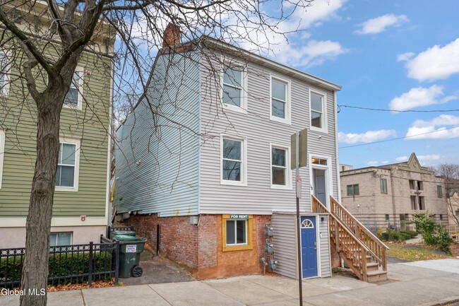 Photo - 69 2nd St Unit 2