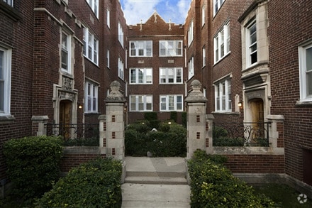 Building Photo - 3048 W Wellington Ave Unit 3 Rental