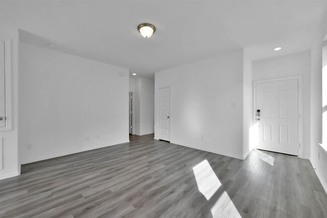 Photo - 16564 Moss Ln