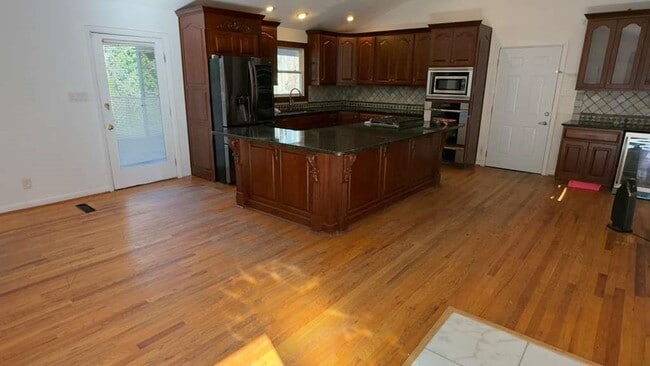 Photo - 3400 Spalding Dr