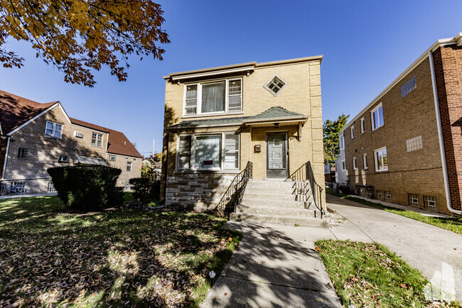 Building Photo - 5412 W Sunnyside Ave Unit 2 Rental