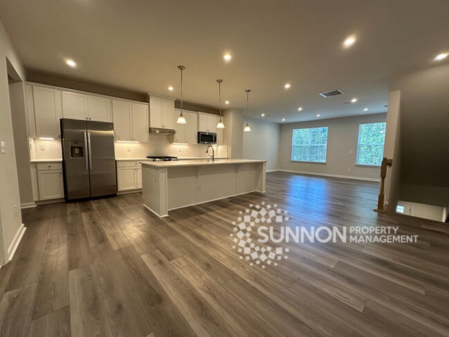 Photo - Beautiful 4 Bed 3.5 Bath Townhome minutes ...