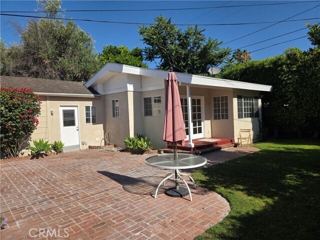 Photo - 15219 Wyandotte St