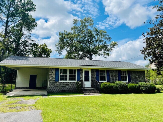 Photo - Updated and adorable rancher home in Old Conway