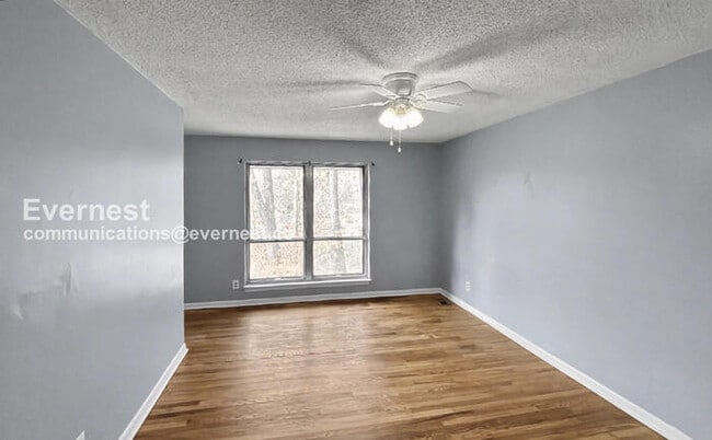 Photo - 18 Inglenook Dr Unit b