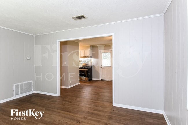 4597 Douglas Dr