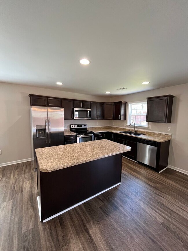 Photo - 311 Glenlea Ln