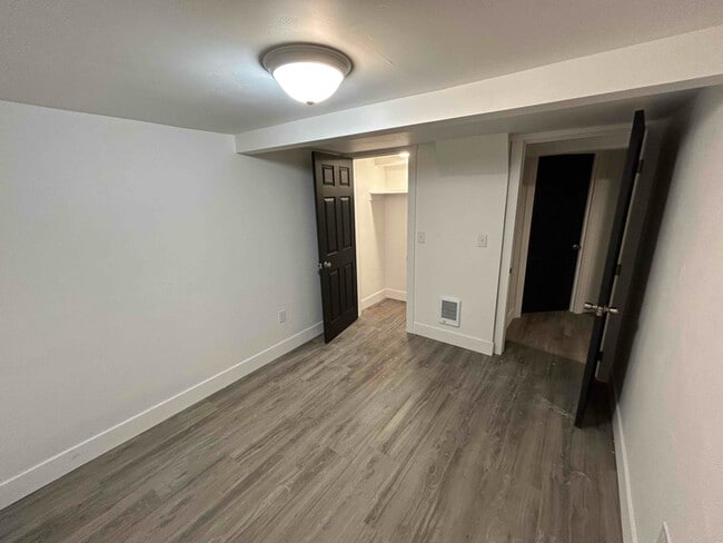 Photo - 1155 N Garfield Ave Unidad B Basement