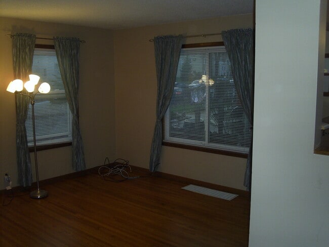 Photo - 2111 Grand Ave S