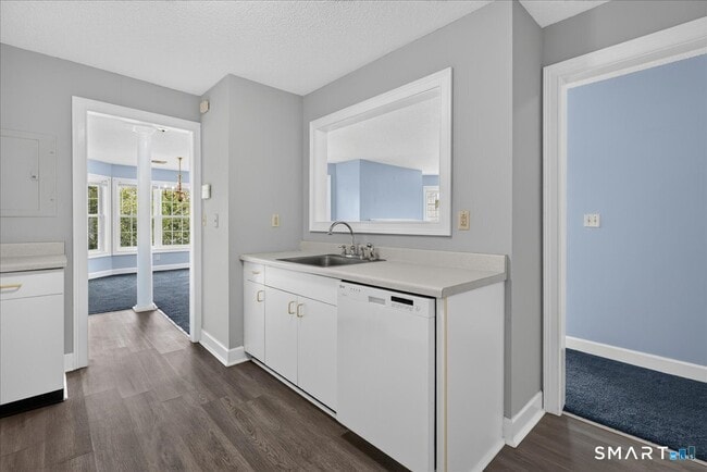 Photo - 75 Redwood Dr Unit 305