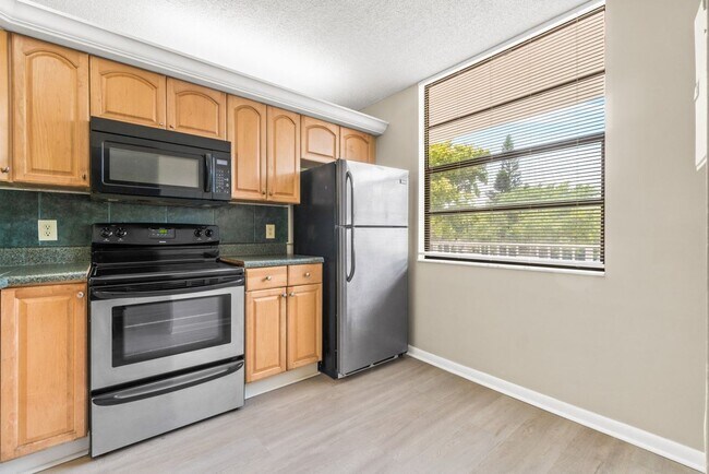 Photo - Spacious 2BR/2BA Condo at Whitehall - West Palm Beach