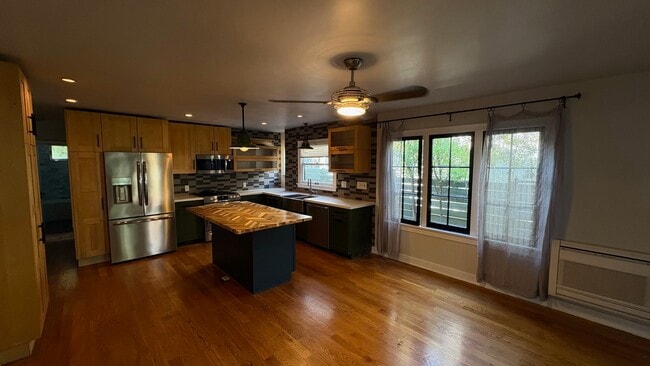 Building Photo - 851 N Ogden Dr Unit 851