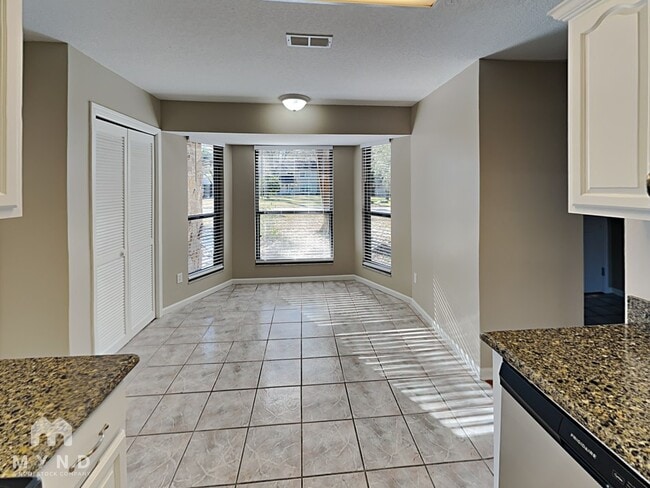 Photo - 3315 Blackfoot Trail S