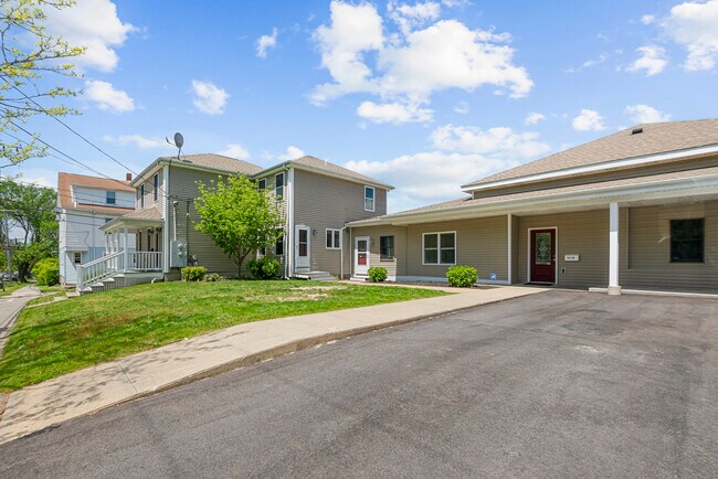 Photo - 103 Bayview Ave