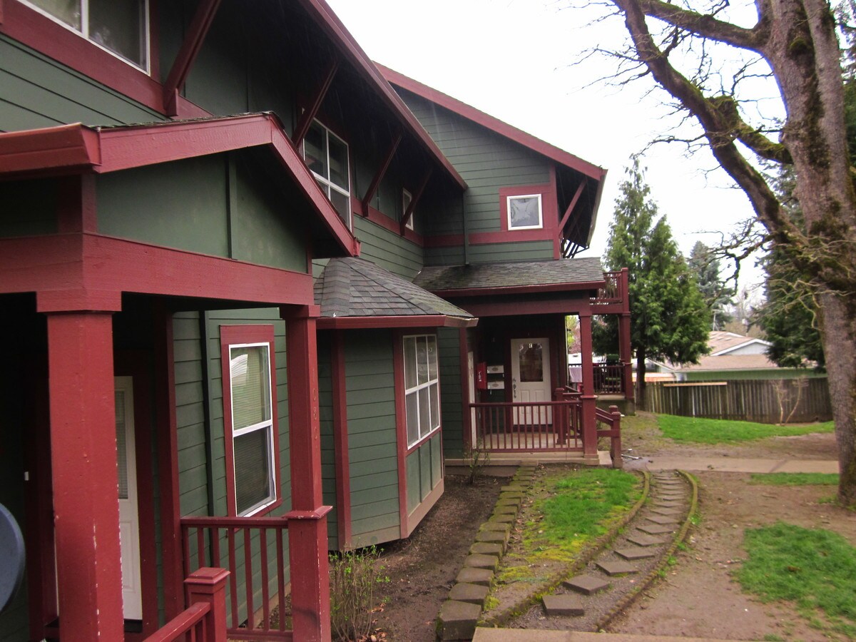 Plaza De Cedro Apts Portland, OR