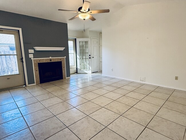 Photo - 621 Luther Dr