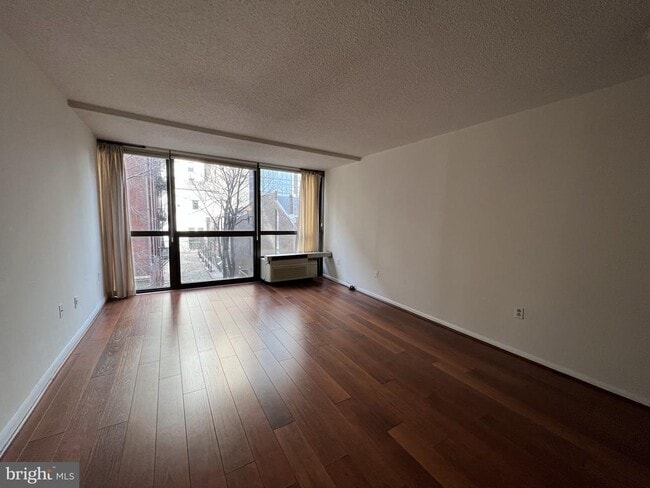 Photo - 233 S 6th St Apartamento Unidad 303A