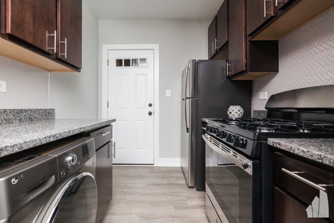 Photo - 713 W Brompton Ave Unit 705-23