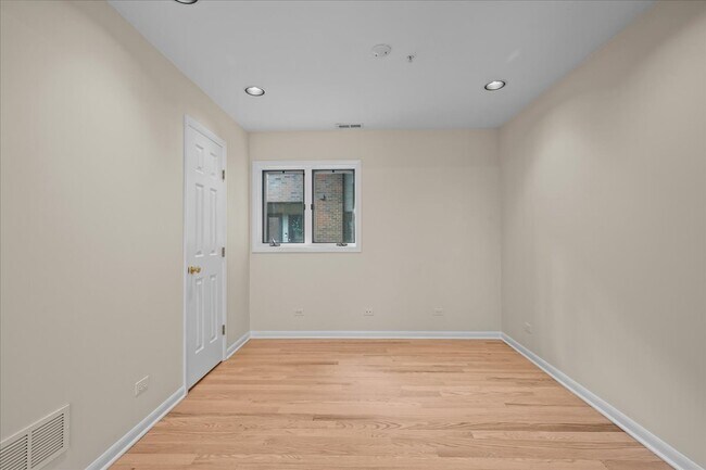 Photo - 62 E Center Ave Unidad 62