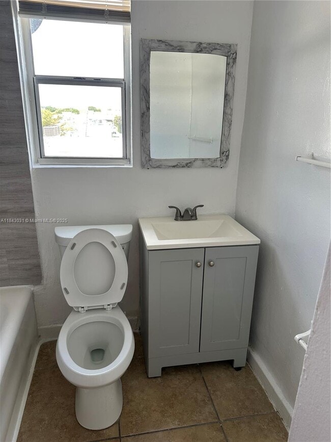 Photo - 4701 SW 8th St Unit 8