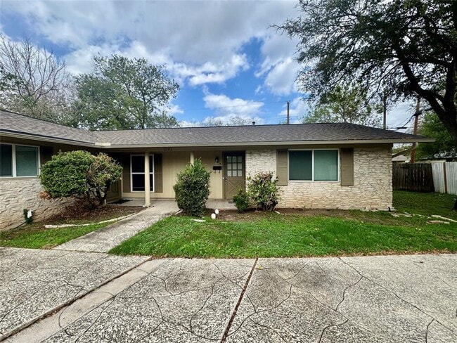 Photo - 2102 Pompton Dr