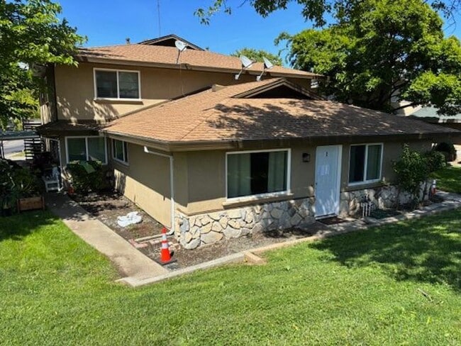 Building Photo - 11493 Quartz Dr