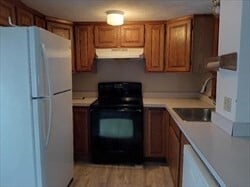 Photo - 79 Woburn St Unit 1