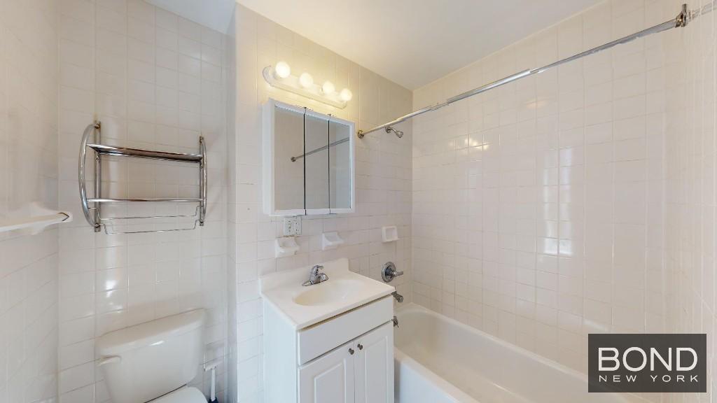 Photo - 24 King St Unit 23