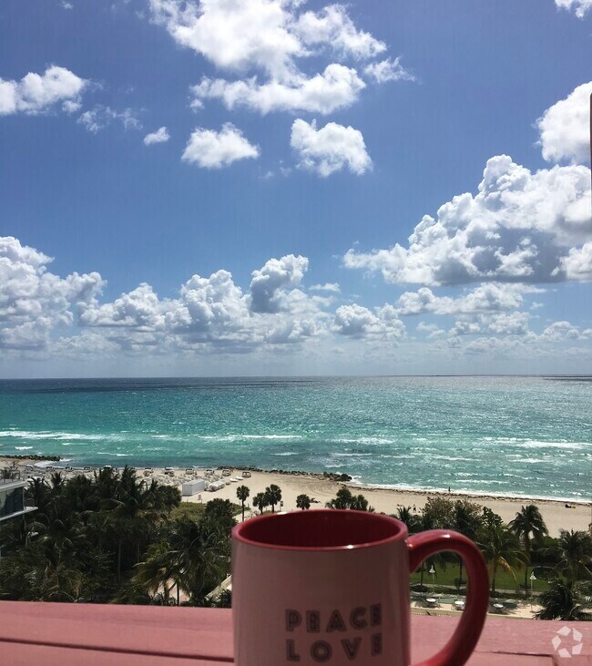 Building Photo - 2899 Collins Ave Unit 1119 Rental