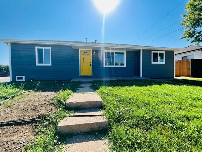 Building Photo - $0 DEPOSIT OPTION,FULLY REMODELED RANCH GEM OFF SHERIDAN, CLOSE TO SLOAN LAKE!