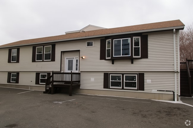 Building Photo - 47 Oak Island St Unit 1 Rental