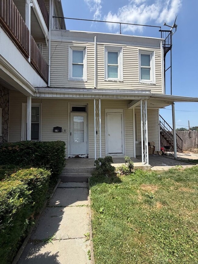 Building Photo - 450 S 18th St Unit Apt 1R