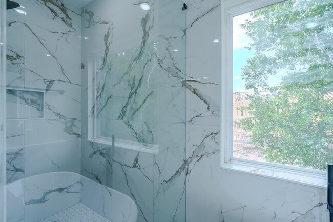 Building Photo - 7002 Sidney St