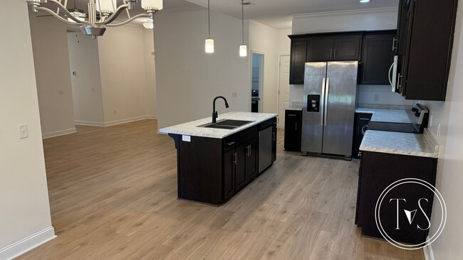 Photo - RATE DROP ALERT (was $2600/month) and MOVE IN SPECIAL: $1000 OFF 1ST MONTH'S RENT!**