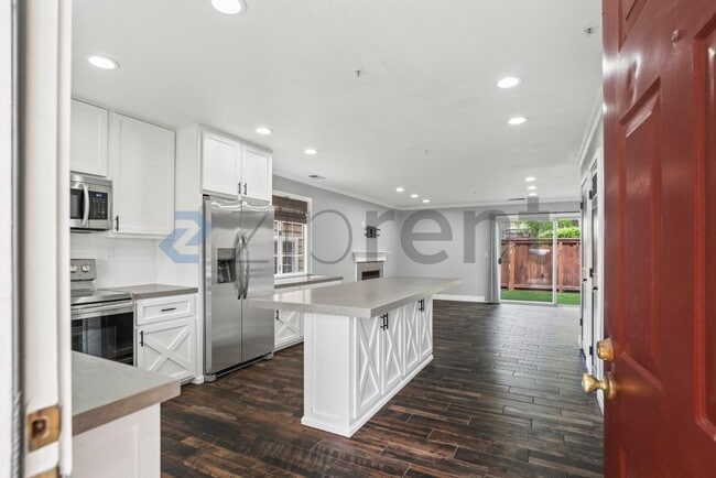 Photo - 5045 Hiller Ln