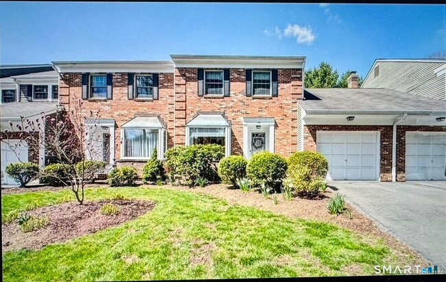 Building Photo - 136 Tunxis Village Unit 136