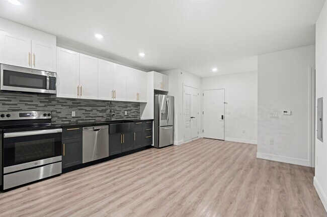 Photo - 211 Baldwin Ave Unit 606