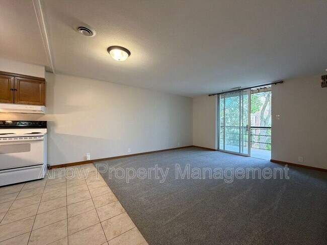 2501 N Street-305