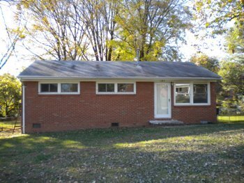 3 BR House w/ Hardwood Floors, Deck - 3 BR House w/ Hardwood Floors, Deck