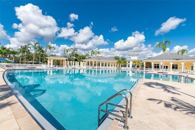 Photo - 367 NE 35th Ave