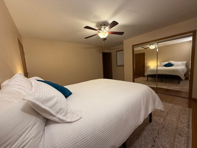 Master Bedroom 2 - 4505 Belmar Cir Unit Cozy Upper 2 Bedroom